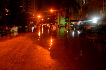 Miami tidal flooding with rain at high tide during king tides 40