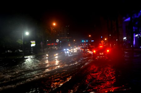 Miami tidal flooding with rain at high tide during king tides 11