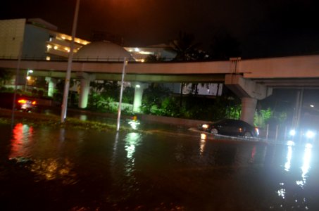 Miami tidal flooding with rain at high tide during king tides 03