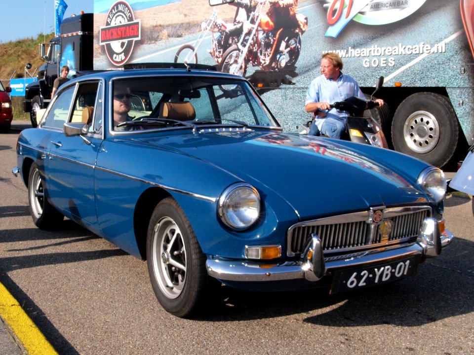 MG B -GT dutch licence registration 62-YB-01 pic1