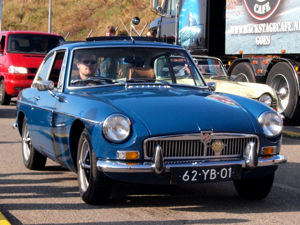 MG B -GT dutch licence registration 62-YB-01 pic2