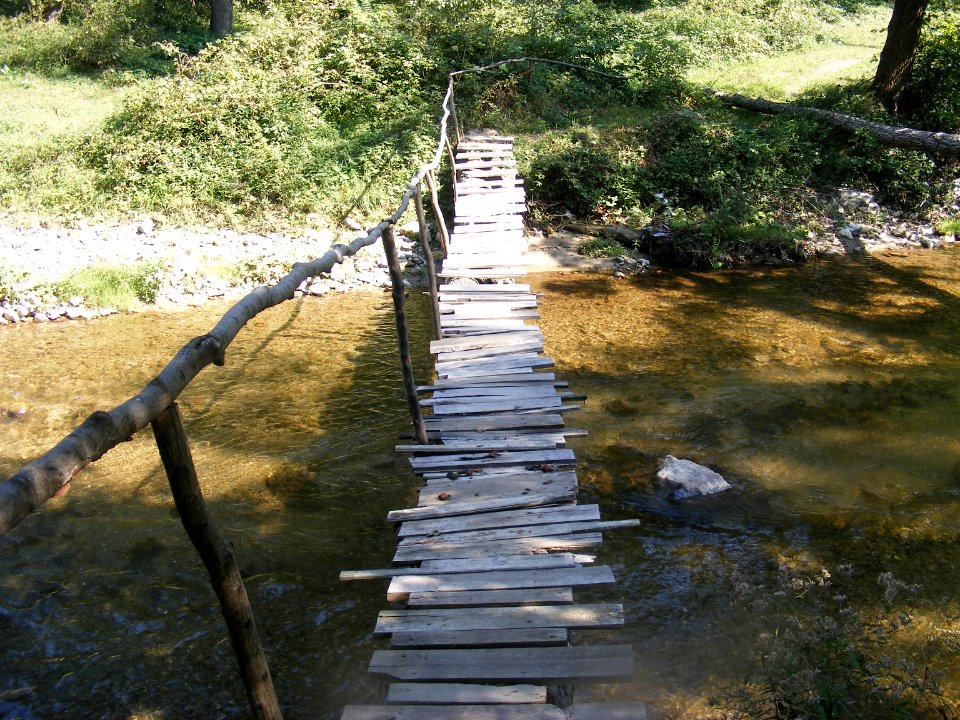 Mic pod peste râul Bahna, com. Ilovița, jud. Mehedinți (1)