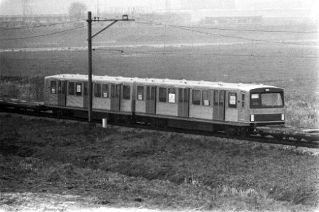 Metrotreinstel rijdt proef in Bijlmer, Bestanddeelnr 926-3719