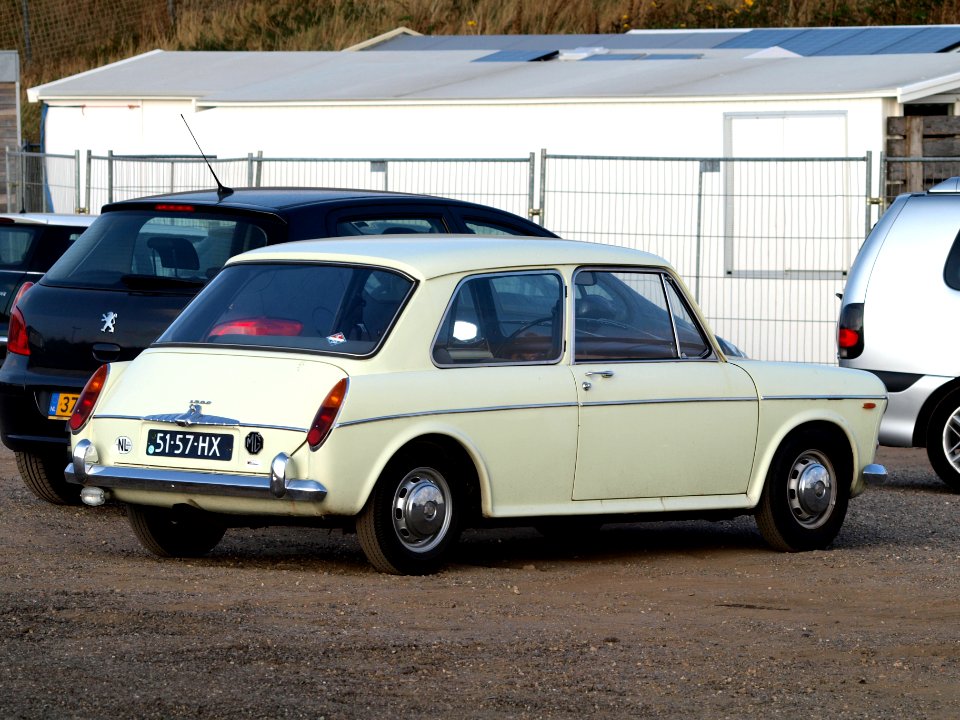MG 1300 dutch licence registration 51-57-HX