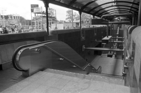 Metrotraject wordt 10 oktober 1980 geopend tussen Weesperplein en Centraal Stati, Bestanddeelnr 931-0563