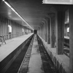 Metrowerken in Rotterdam, het station Leuvenhaven is al klaar, Bestanddeelnr 914-3906