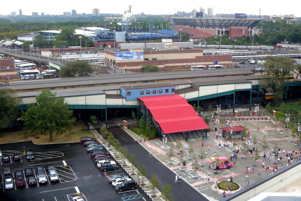 Mets 7 sta from Citi Field