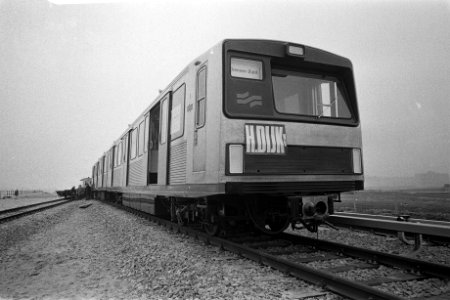 Metrotreinstel rijdt proef in Bijlmer (opdracht), Bestanddeelnr 926-3721