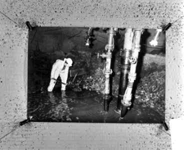 Metrobouw Amsterdam, afzinken van caisson Waterlooplein gehinderd door oude walm, Bestanddeelnr 925-2823