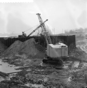 Metrobouw te Rotterdam, werkzaamheden op het Brienenoordeiland in de Nieuwe Maas, Bestanddeelnr 911-9412