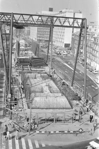 Metrobouw vordert in Wibautstraat, Amsterdam caisson in aanbouw, Bestanddeelnr 925-4618