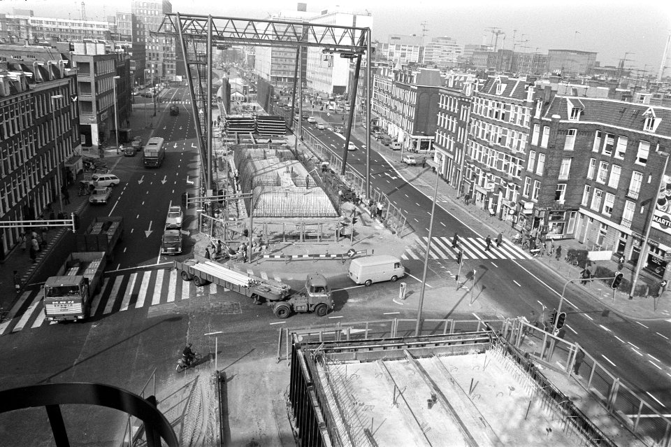 Metrobouw vordert in Wibautstraat, Amsterdam caisson in aanbouw, Bestanddeelnr 925-4617