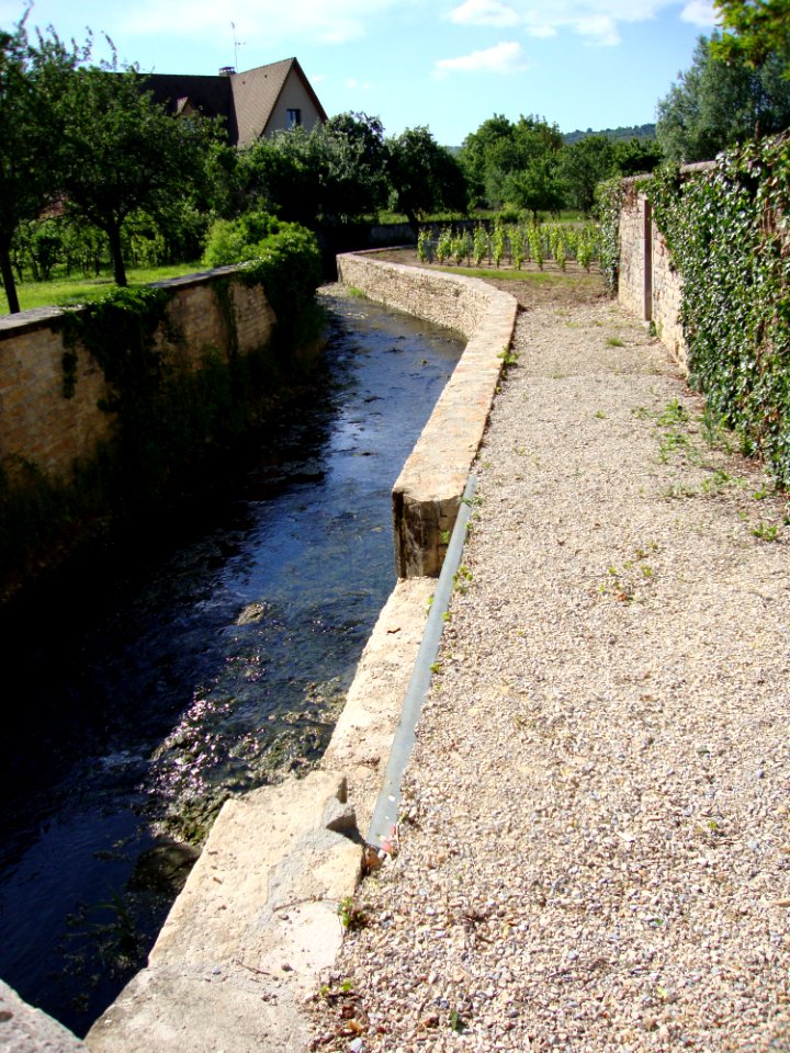 Meursault, (Côte-d'Or, Fr) ruisseau des Cloux