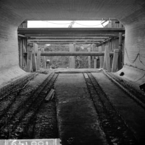 Metrowerken in Rotterdam, het eerste tunnelgedeelte aan de zuidzijde van de Maas, Bestanddeelnr 916-8149