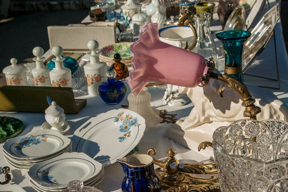 Plates bottles antiques