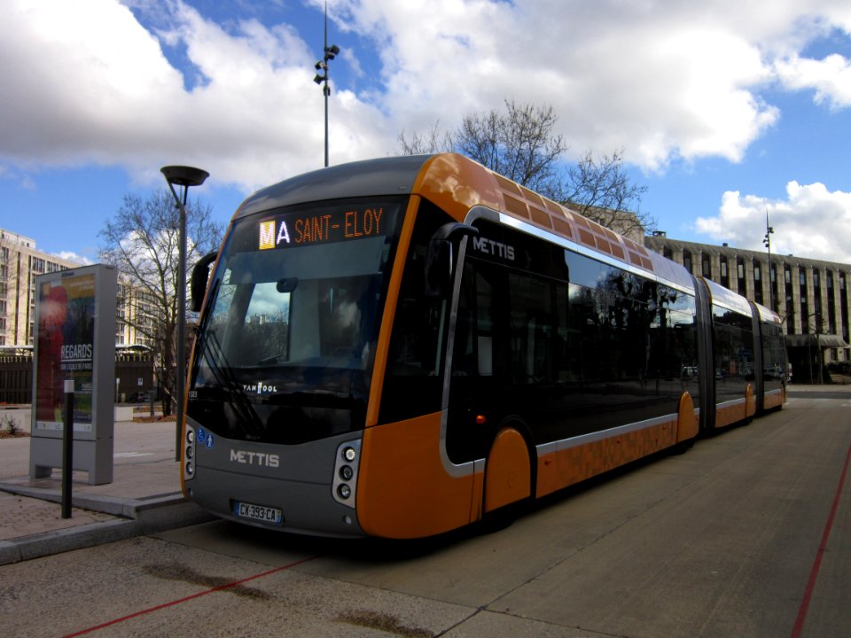 Metz Le Met' Van Hool Exquicity 24 n°1323 MA Pontiffroy (1)