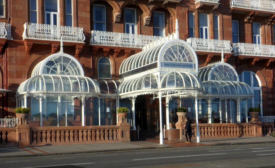 Metropole Hotel, Kings Road, Brighton (April 2015) (Entrance)