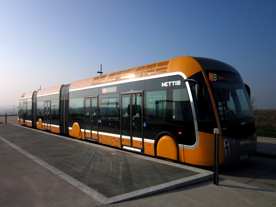 Metz Le Met' Van Hool Exquicity 24 n°1326 MB Maternité (2)