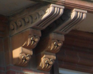 Metropole Hotel, Kings Road, Brighton (April 2015) (Corbels)