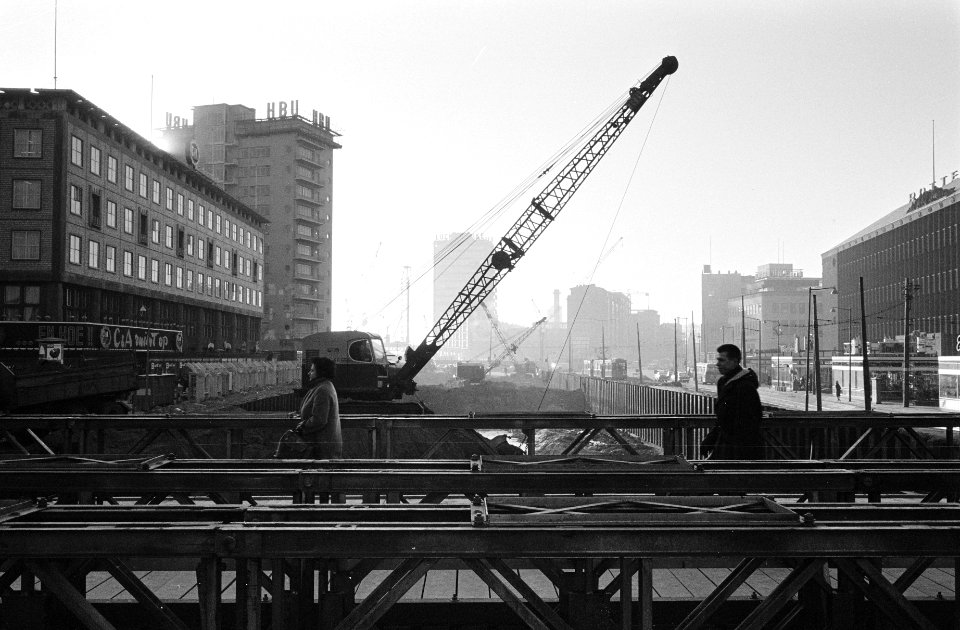 Metrobouw in Rotterdam, overzicht Metrokanaal om laatste hindernissen in de Cool, Bestanddeelnr 915-9546