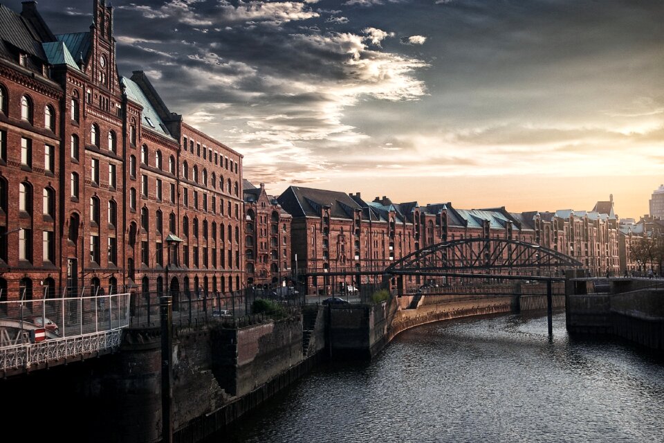 Hamburg clouds bridge