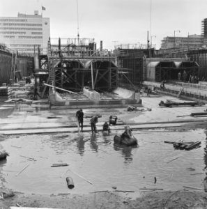 Metro-bouw in Rotterdam (bouwput op het Weena), Bestanddeelnr 913-9237