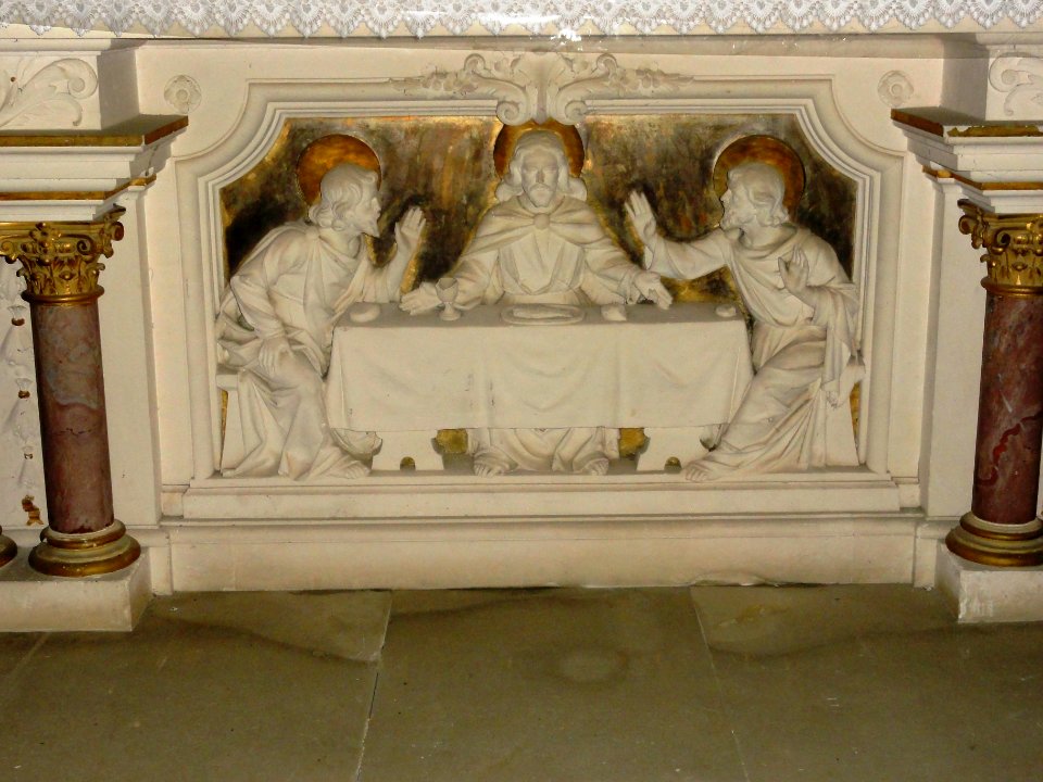 Meurçé (Sarthe) église, dessous d'autel principal, la cène