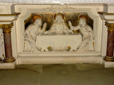 Meurçé (Sarthe) église, dessous d'autel principal, la cène