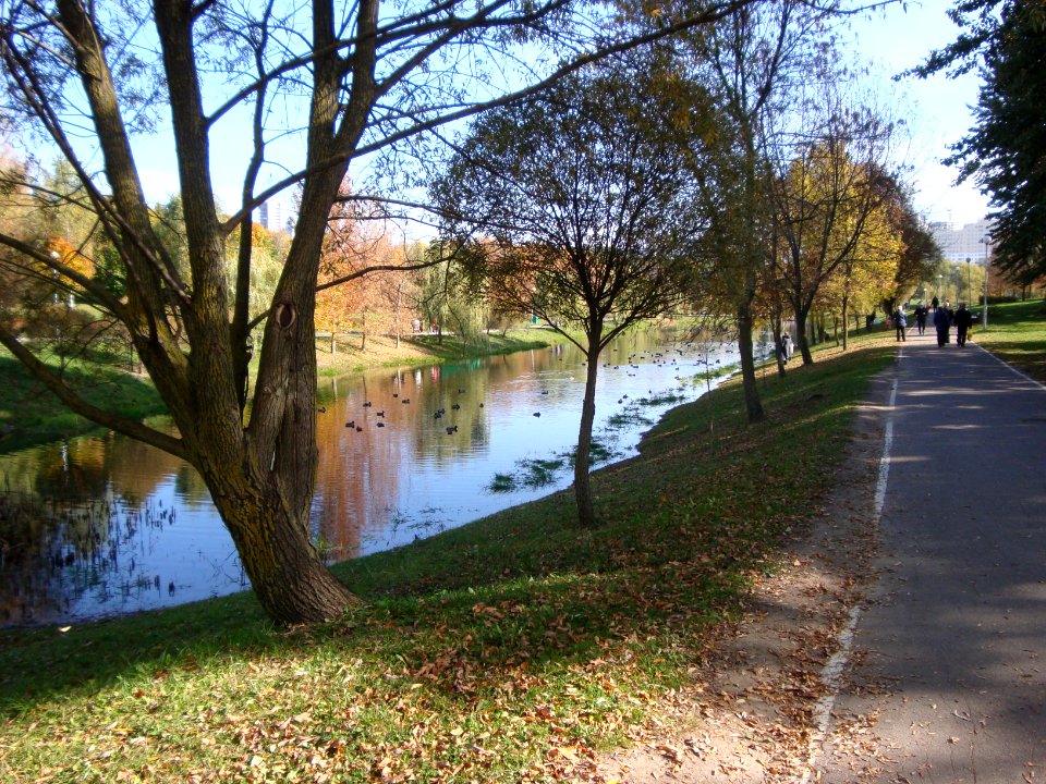 Michail Paulau Park in Minsk city - view 01 - 3 October 2014 AD