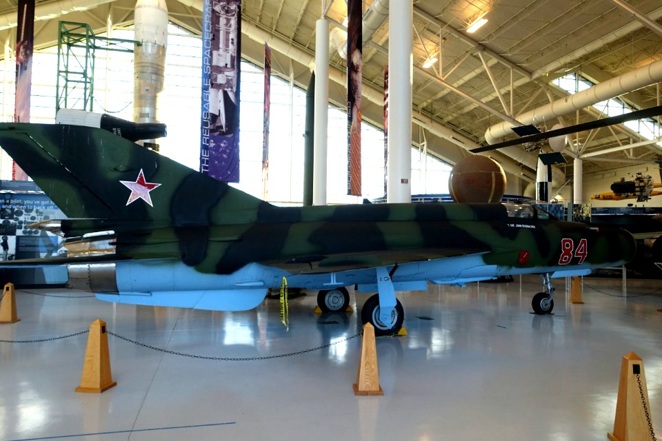 MiG 21MF Fishbed-J, 1975 - Evergreen Aviation & Space Museum - McMinnville, Oregon - DSC01086