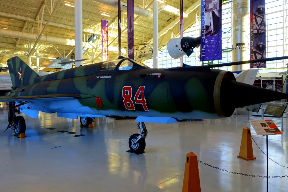 MiG 21MF Fishbed-J, 1975 - Evergreen Aviation & Space Museum - McMinnville, Oregon - DSC01085