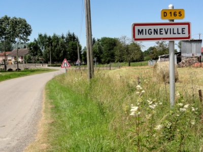 Mignéville (M-et-M) city limit sign