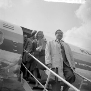 Migaela en Armand tennis aankomst op Schiphol voor korte vakantie in Nederland, Bestanddeelnr 916-3997