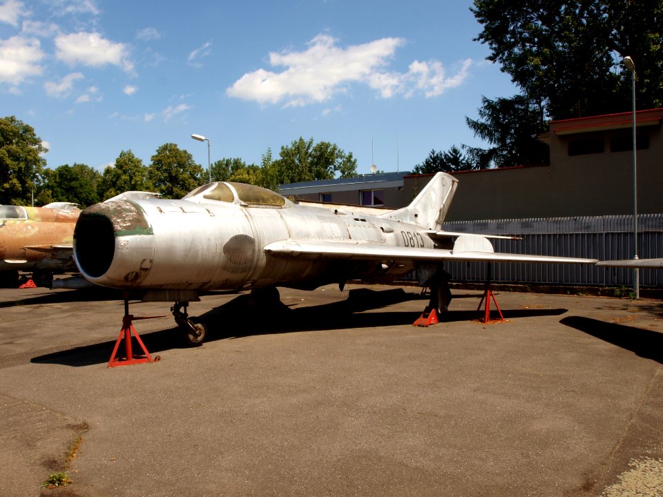 MiG 19P Farmer B, Czech air force 0813 serie 620813 pic2