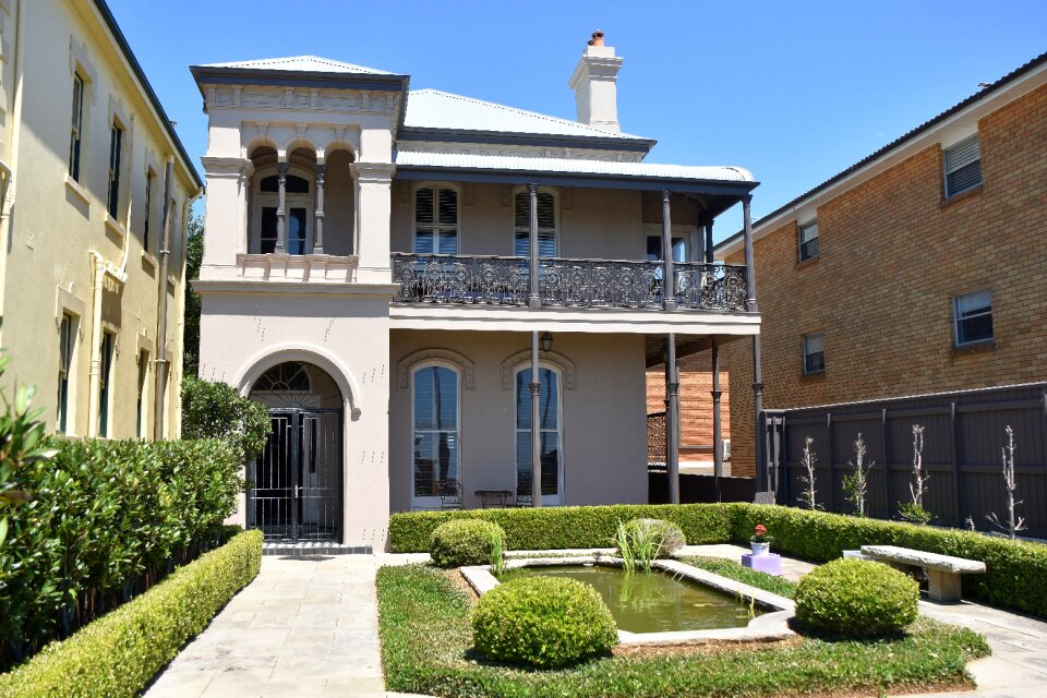 Formal home architecture