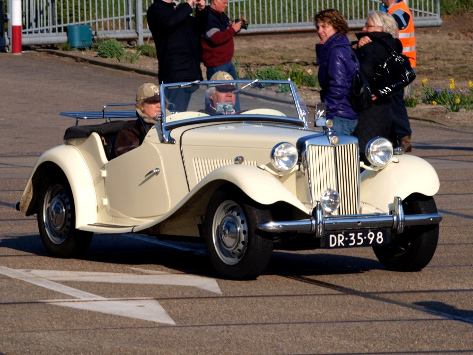 MG TD (1951). Dutch licence registration DR-35-98, pic2