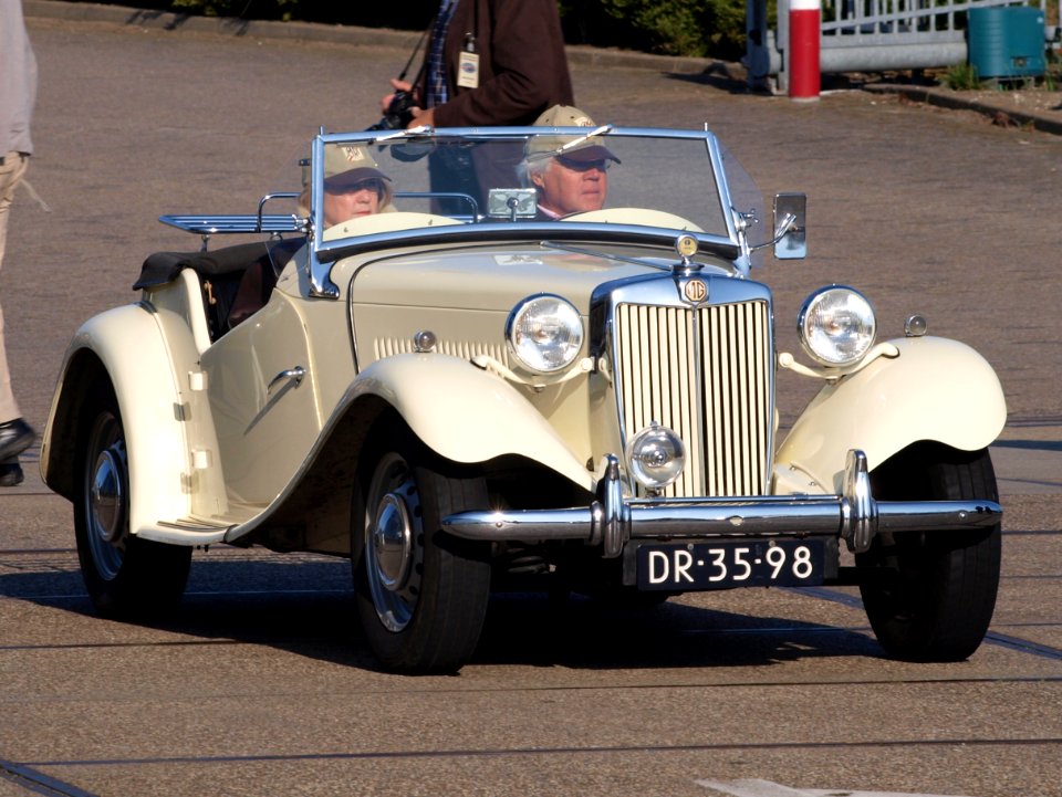 MG TD (1951). Dutch licence registration DR-35-98, pic4