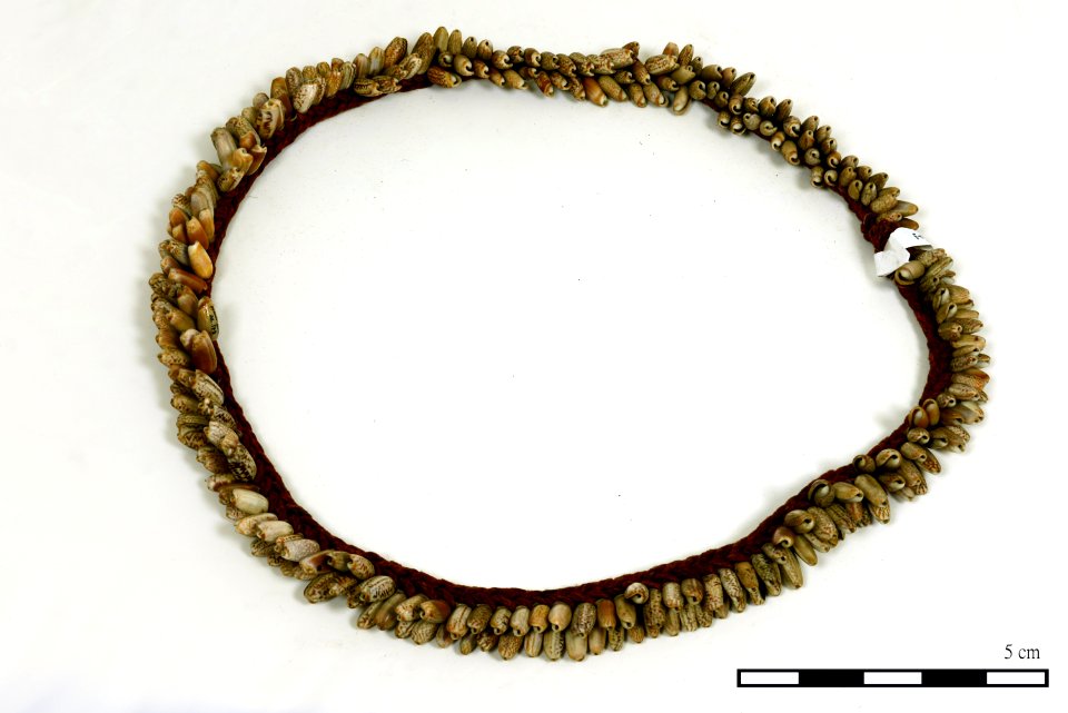 MHNT ETH.AC.NC.179 – Ovula necklace