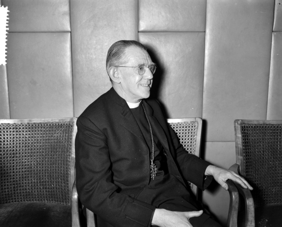Mgr. Reeves in Amsterdam, Bestanddeelnr 912-2558