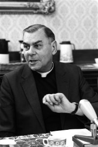 Mgr. J. W. M. Bluijssen houdt afscheidspersconferentie in Den Bosch , koppen, Bestanddeelnr 932-9781