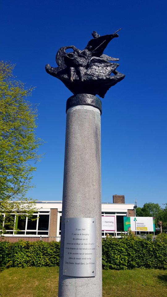 Mheer-RAF-monument (7)