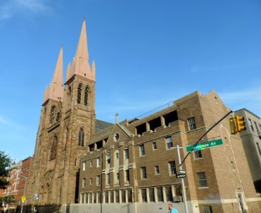 MHT Parish Manhattan Av sunny jeh
