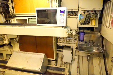 Microwave oven - HSwMS Neptun - Marinmuseum, Karlskrona, Sweden - DSC08973