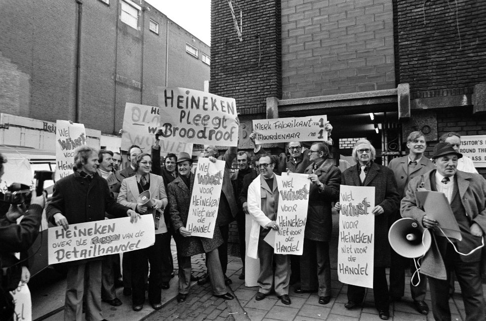 Middenstanders blokkeren Heinekenbrouwerij in Amsterdam uit protest tegen vrije , Bestanddeelnr 927-6892