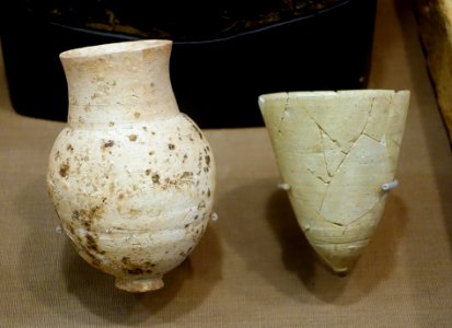 Middle Assyrian pottery - Oriental Institute Museum, University of Chicago - DSC07024