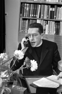 Mgr dr J M Gijsen (nieuw benoemde bisschop van Roermond), Bestanddeelnr 925-3474