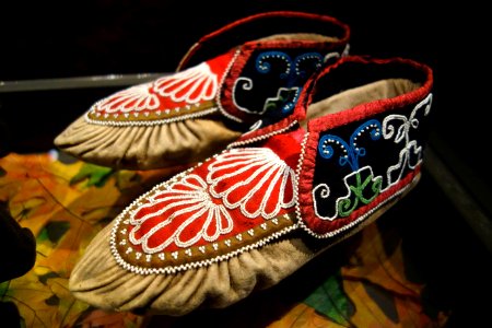 Micmac moccasins, c. 1860 - Bata Shoe Museum - DSC00675
