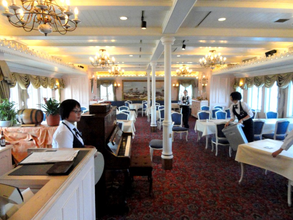Michigan interior - Lake Biwa, Japan - DSC07001