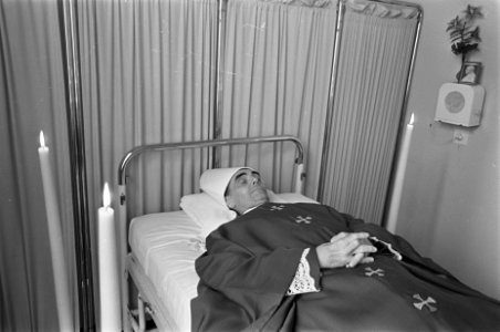 Mgr. Bekkers overleden, de bisschop opgebaard in Tilburg, Bestanddeelnr 919-1228