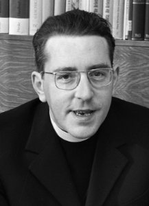 Mgr dr J M Gijsen (nieuw benoemde bisschop van Roermond), kop, Bestanddeelnr 925-3470 (cropped)